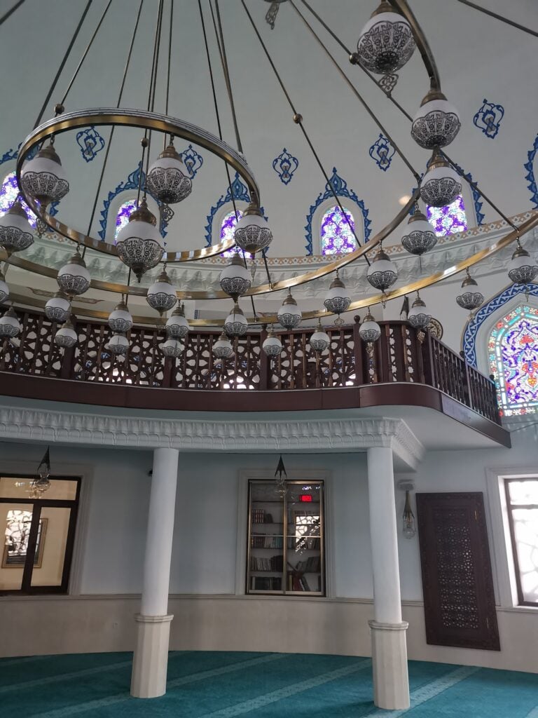 Şehitler Cami