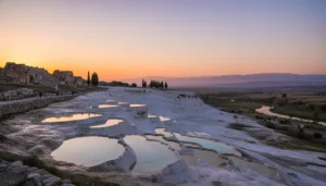 If we’re going for a family hike in Honaz Dağı National Park, how should we choose a suitable route for children, and what should we pay attention to regarding changing weather and safety?