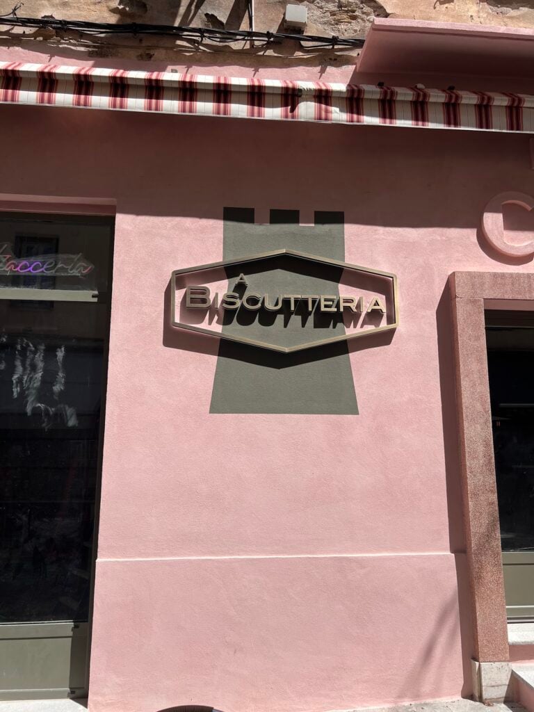 A Biscutteria