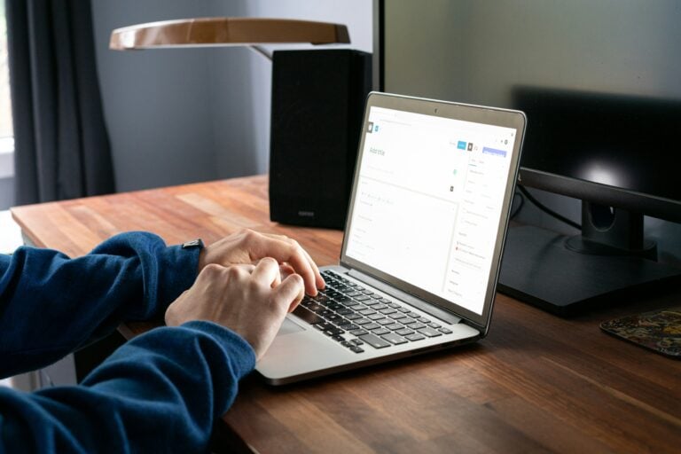 Claude ve Google Sheets ile tek gecede 25 kademeli bilgi yarışması sorusunu bir öğretmen nasıl hazırlar?